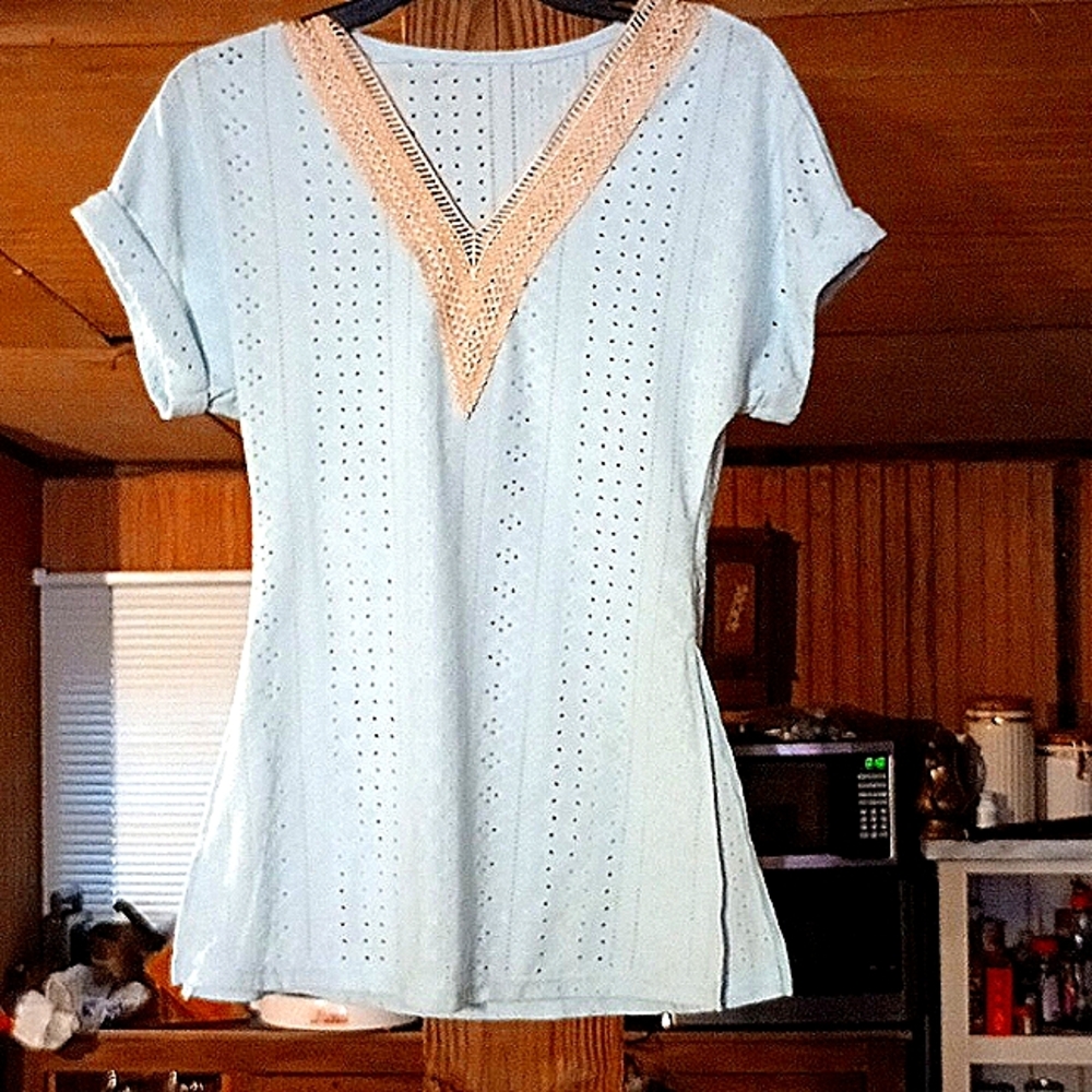 Short sleeve women's top